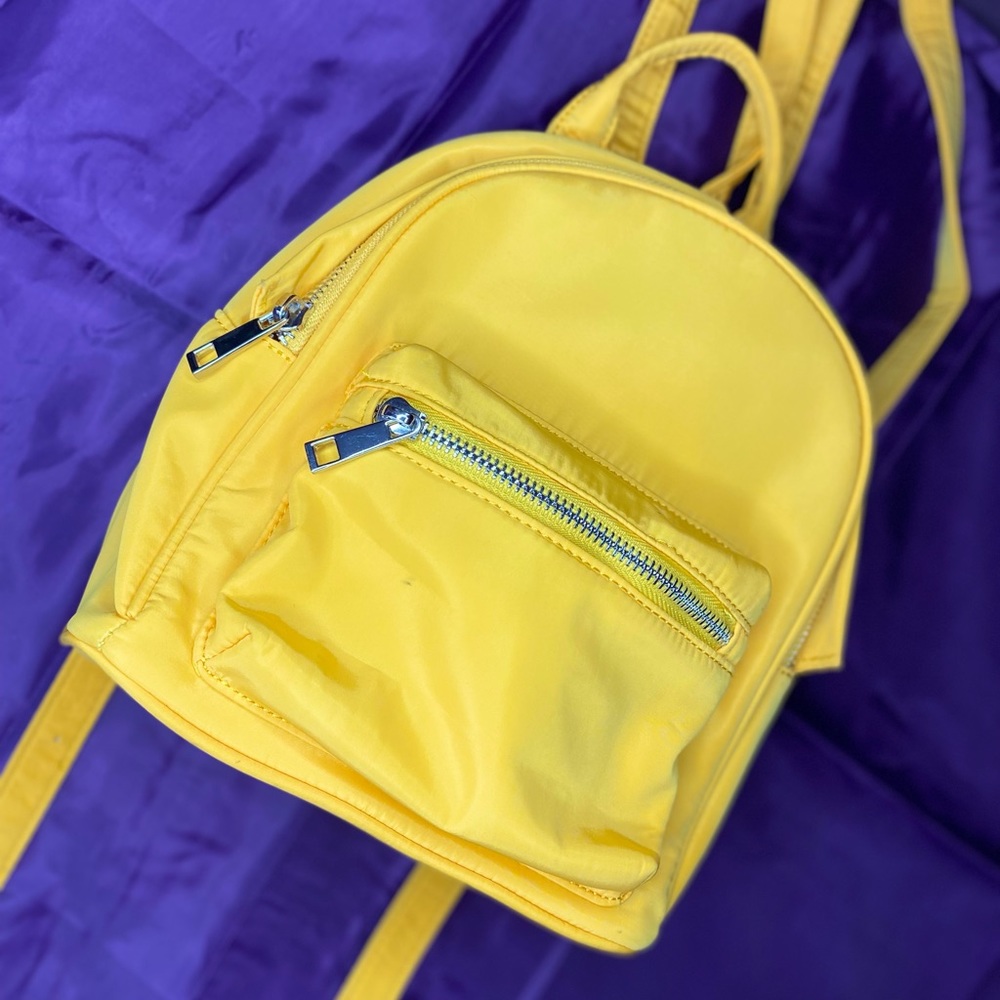 Yellow small backpack - Picture 2 of 2